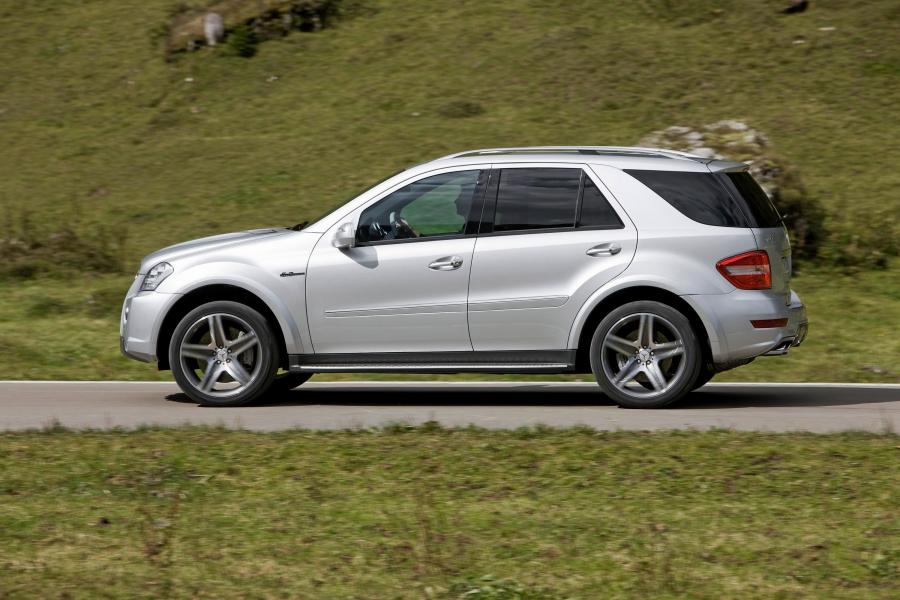  Mercedes-Benz ML63 AMG 10th Anniversary 2009 года  (фото 2 из 20)